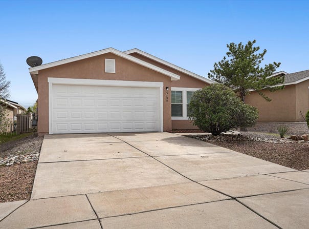 3798 Cattle Drive NE, Rio Rancho, NM 87144