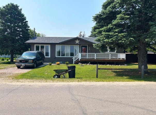 567 W. 8th St., Long Pine, NE 69217