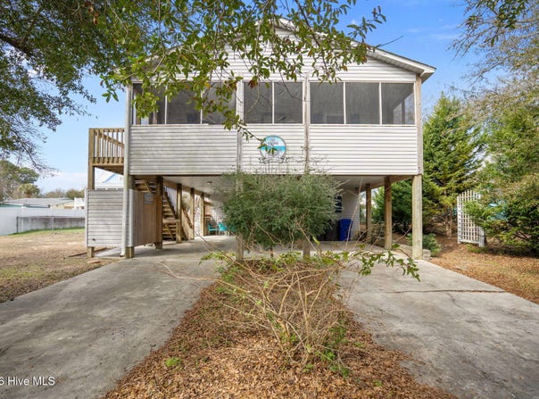 321 NE 59th Street, Oak Island, NC 28465