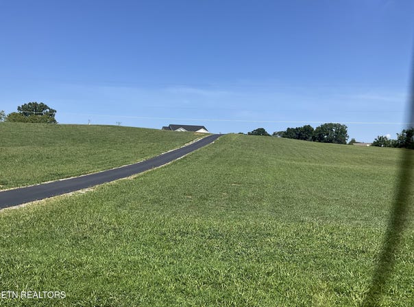 7921 Bud Hawkins Rd, Corryton, TN 37721