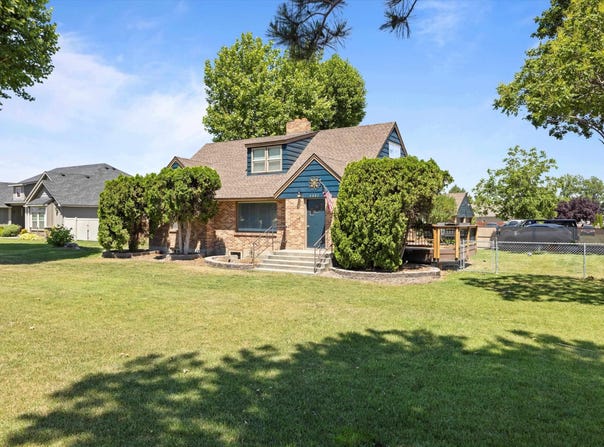 6007 W Court, Pasco, WA 99301