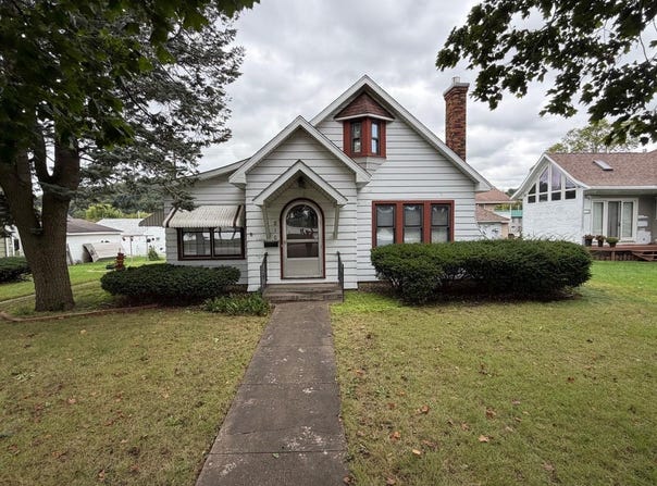 810 S River Park Drive, Guttenberg, IA 52052-0561