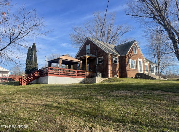 105 Franklin Ave, Harrogate, TN 37752