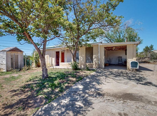 134 Calle Adrian, Santa Cruz, NM 87567
