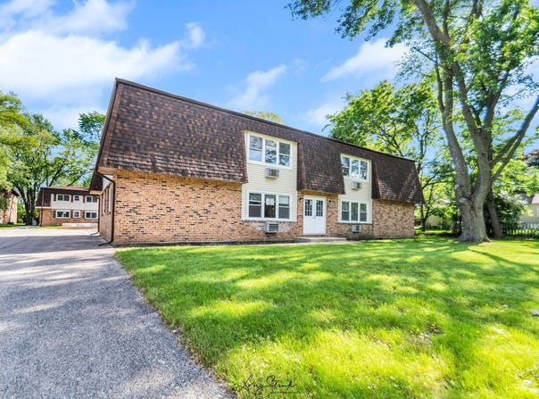 902 3rd Street, McHenry, IL 60050