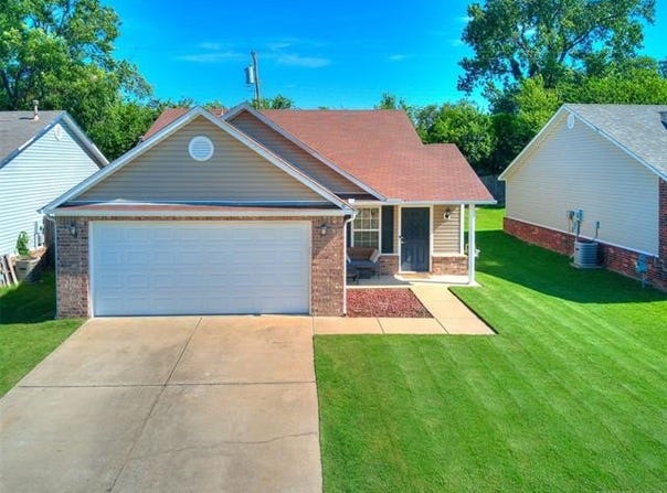 19 E Fairlane Court, Sapulpa, OK 74066