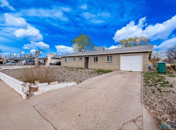 1324 Dona Avenue, Grants, NM 87020