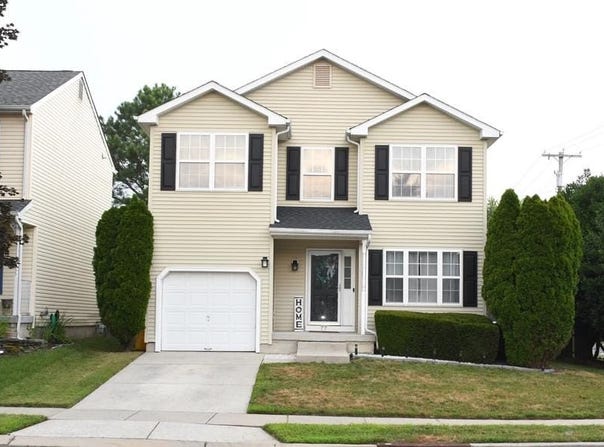 77 OAKTON DRIVE, ATCO, NJ 08004
