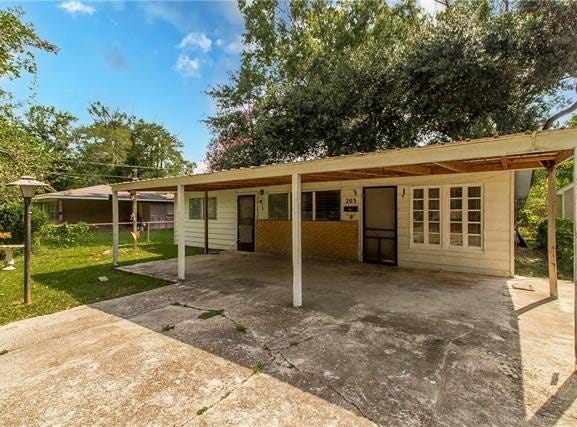 203 S ELM Street, Hammond, LA 70403