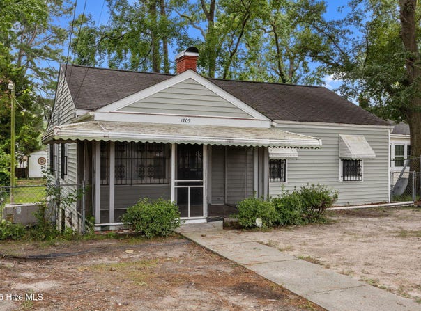 1709 Lincoln Drive, Greenville, NC 27834