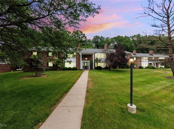 7030 Carriage Hill Drive unit: 202, Brecksville, OH 44141