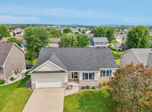 833 Ashworth Drive, Oregon, WI 53575