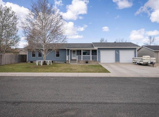607 8th St, Cody, WY 82414
