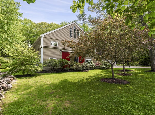 9 Conifer Ridge Road, Cumberland, ME 04110