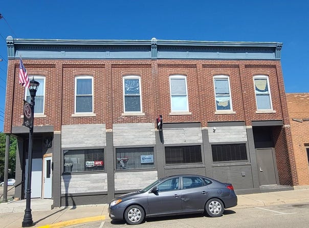200 N Washington, ROCHELLE, IL 61068