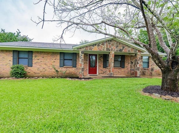 208 De Gail Street, Grand Saline, TX 75140