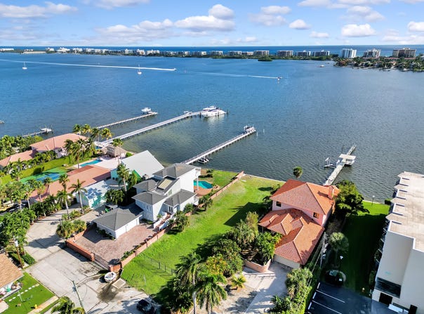 3 18th Avenue S, Lake Worth Beach, FL 33460