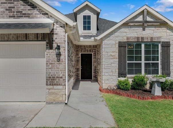 398 Mesa Drive, Lone Oak, TX 75453
