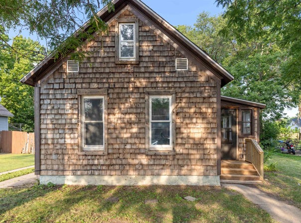 1015 Bluff Street, Beloit, WI 53511