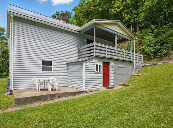 1190 California Drive, California, PA 15423