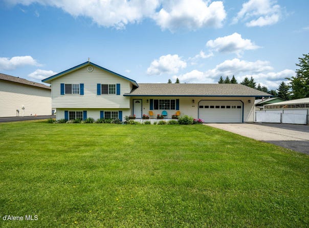 9270 N MAPLE ST, Hayden, ID 83835