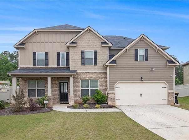 206 Brookview Drive, Newnan, GA 30265