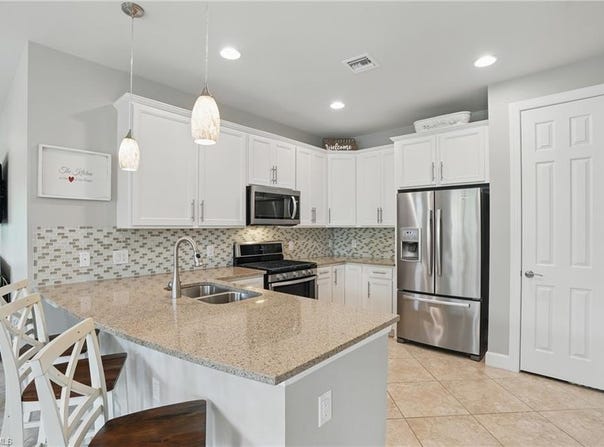 7602 Jacaranda, NAPLES, FL 34114
