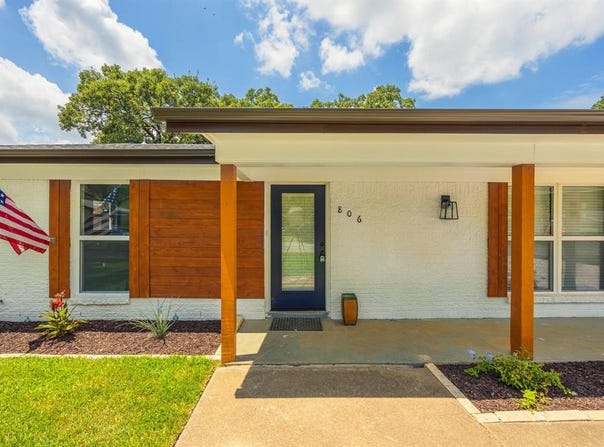 806 Chestnut Drive, Arlington, TX 76012