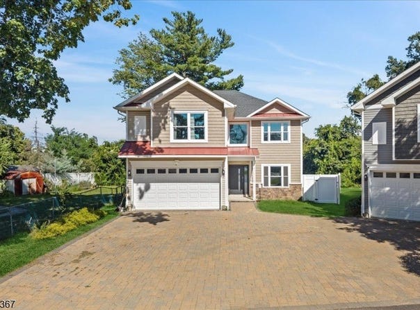 87 Fulton St, Keyport Boro, NJ 07735-1907