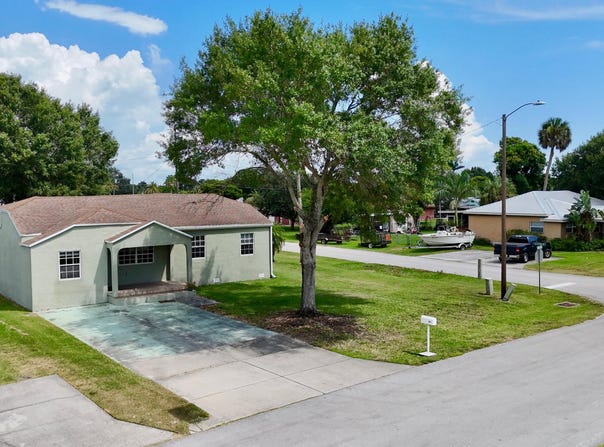 401 W Arcade Avenue, Clewiston, FL 33440