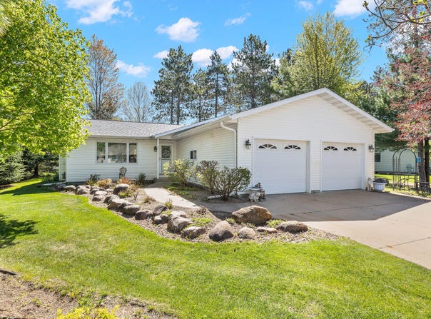 825 Brook Trout Ct, Nekoosa, WI 54457