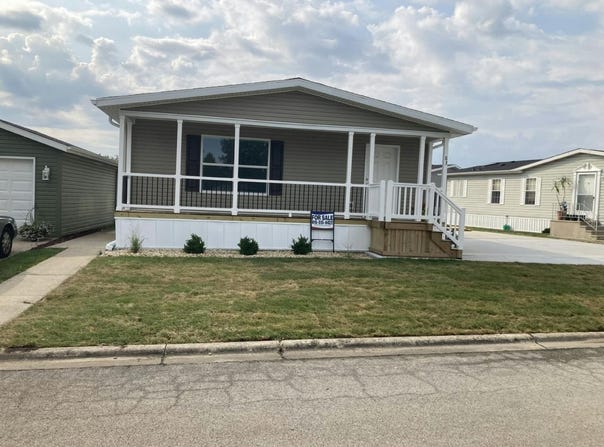 83 SUGAR CT, Manteno, IL 60950
