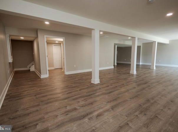 4858 GREENSBURG ROAD, MARTINSBURG, WV 25404