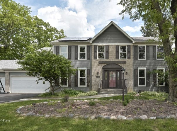 155 Salford Drive, Algonquin, IL 60102