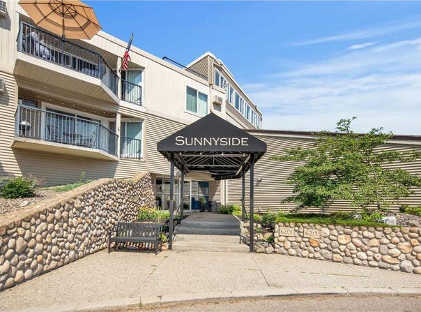 6201 Saint Croix Trail N, Oak Park Heights, MN 55082