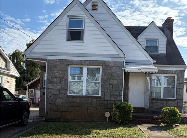 22 E Maple Street, Valley Stream, NY 11580