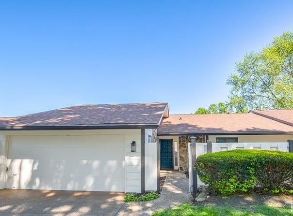 2933 S ONeal Drive, Bloomington, IN 47403-4340