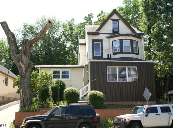 325 - 327 W Broadway, Paterson City, NJ 07522-1977