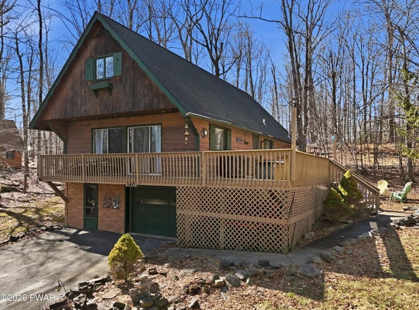 140 Timber Ridge Circle, Greentown, PA 18426