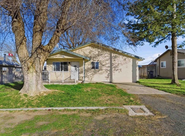 762 S 2Nd Ave, Connell, WA 99326