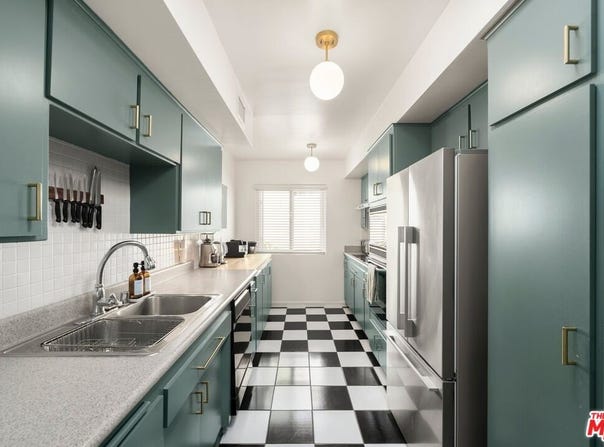 7949 Selma Ave, Los Angeles, CA 90046