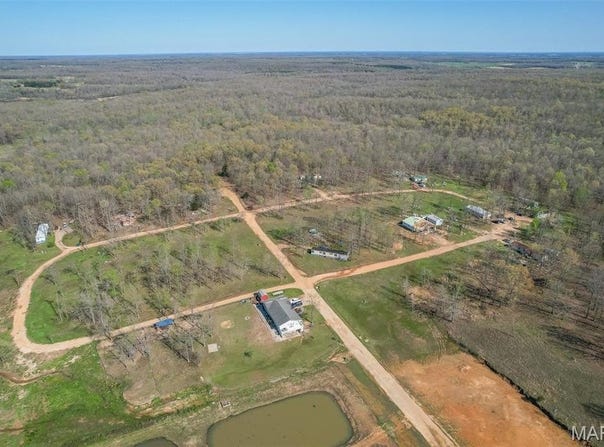 24 Robert Lane, Fairdealing, MO 63939