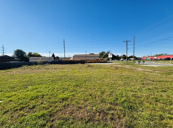 904 E Spruce St, Sault Ste Marie, MI 49783