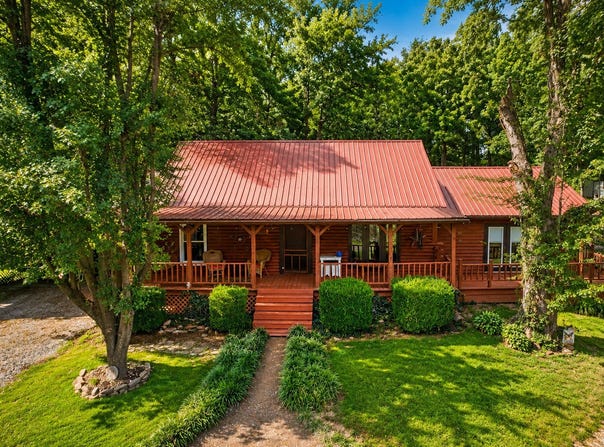 690 Ganntown Lane, Grantsburg, IL 62943
