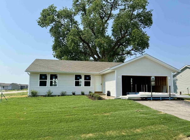 640 E Maple Beach Drive, Edgerton, WI 53534