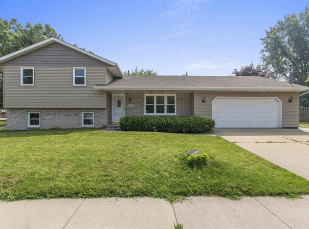 1208 ORCHARD Drive, KAUKAUNA, WI 54130