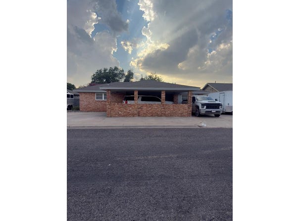 1105 Crescent Dr, Andrews, TX 79714