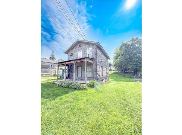 31 Salina Street, Sandy Creek, NY 13083