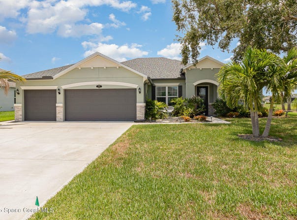 718 Lyndall Lane, Palm Bay, FL 32905