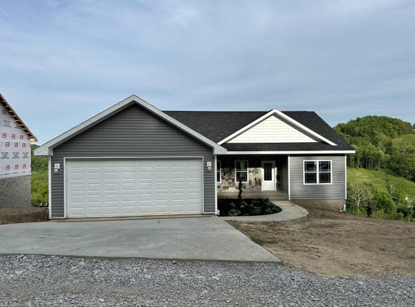 134 High Pointe Drive, Fairmont, WV 26554